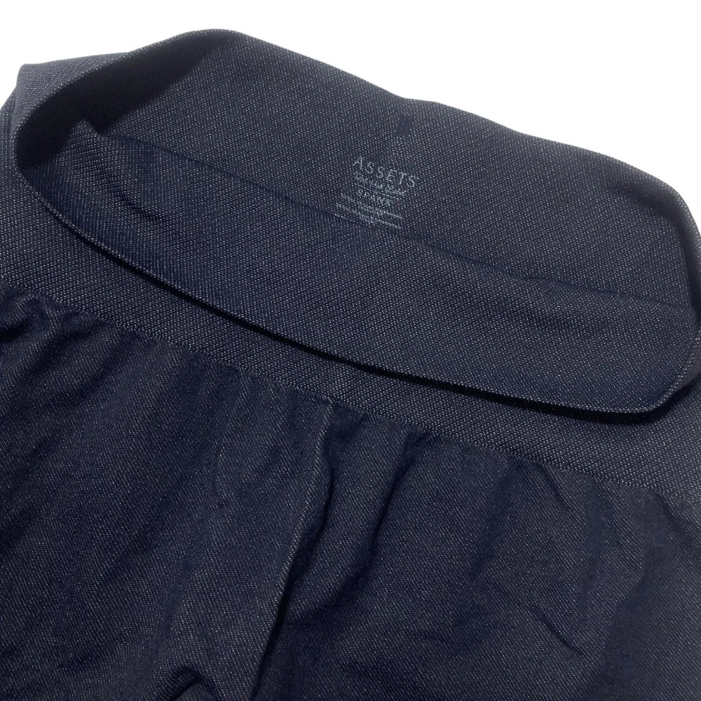 Assets by Spanx Large Charcoal Leggings Red Hat Label‎